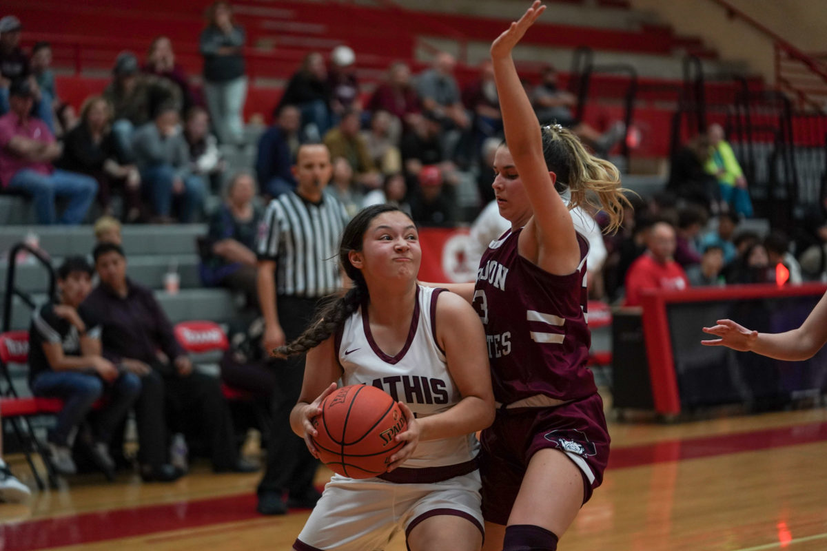 mathis-london-girls-basketball-playoffs00077